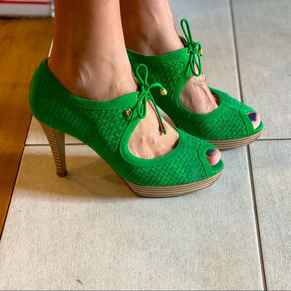 ITALIAN fantastic green heel shoes